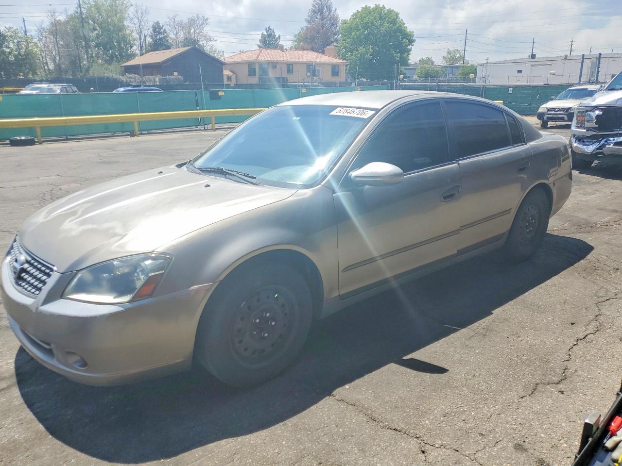 Salvage Nissan Altima Image