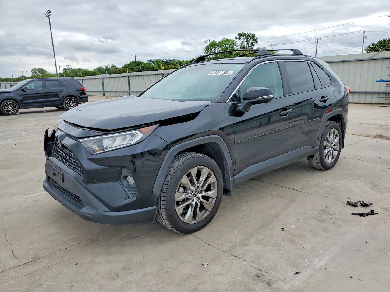 Salvage Toyota RAV4 Image