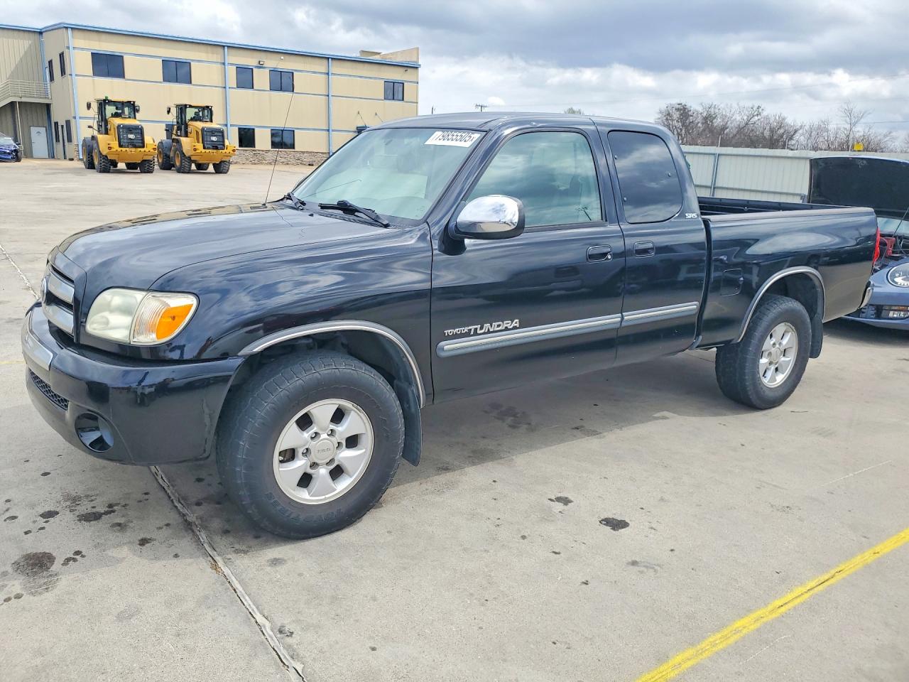 Salvage Toyota Tundra Image
