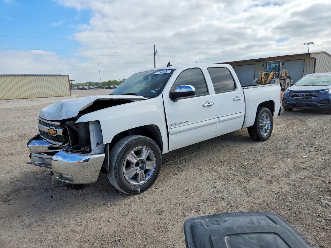 Salvage Chevrolet Silverado Image