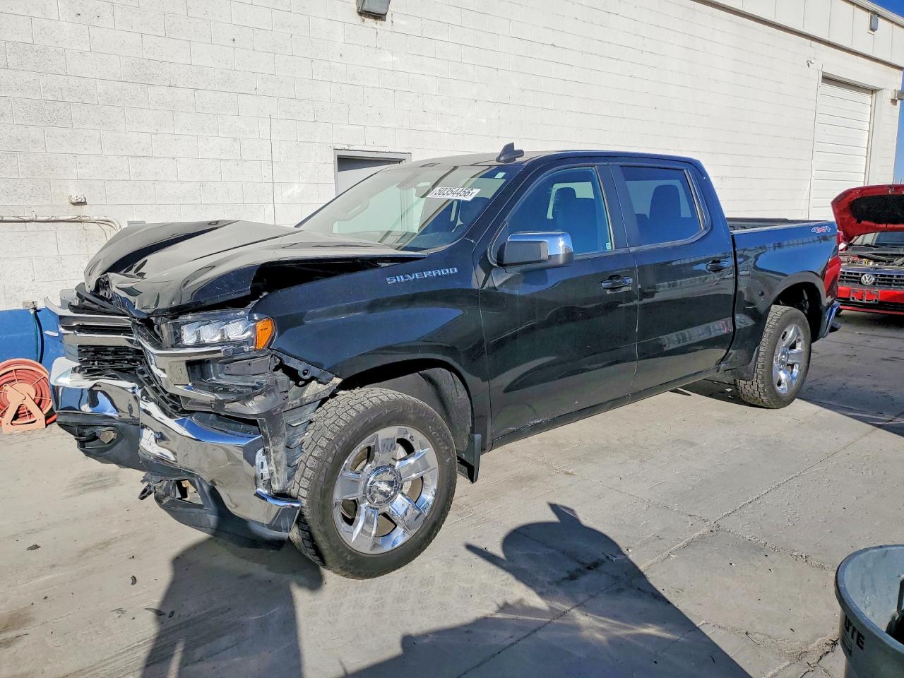 Salvage Chevrolet Silverado Image
