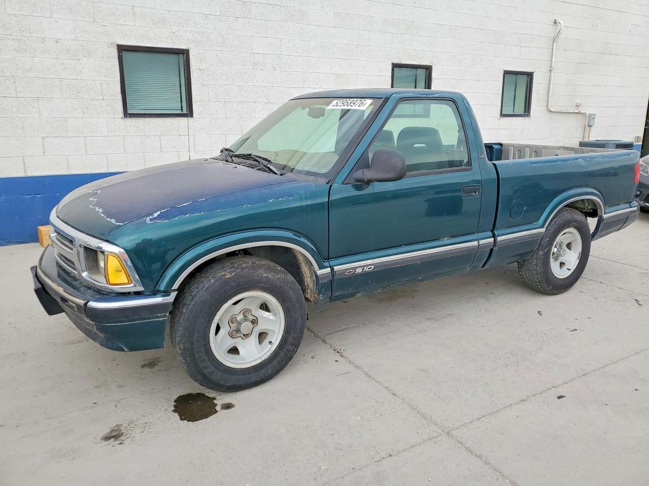 Salvage Chevrolet S-10 Image