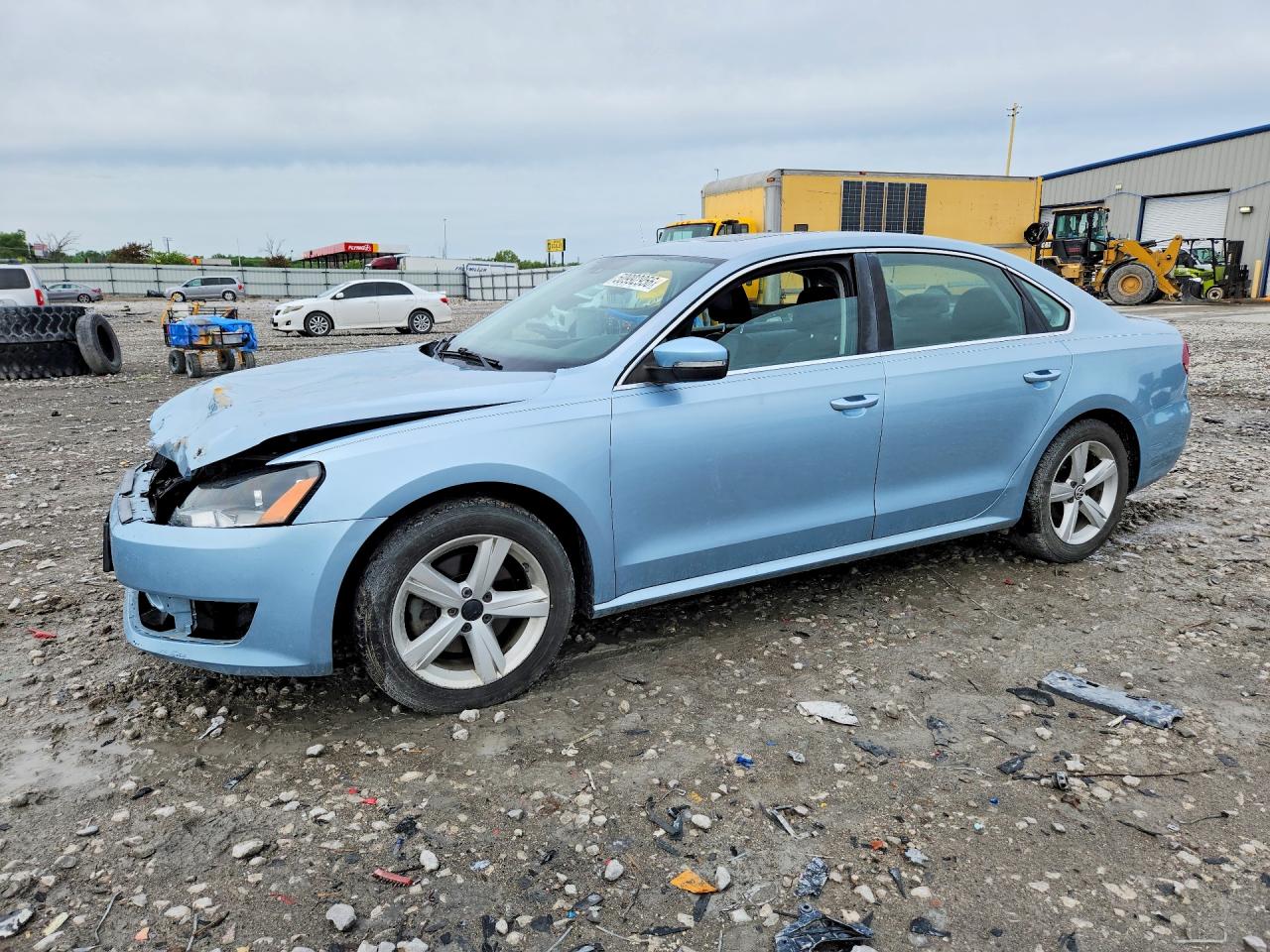Salvage Volkswagen Passat Image