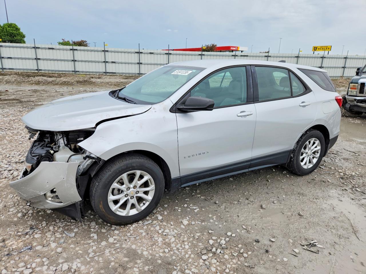 Salvage Chevrolet Equinox Image