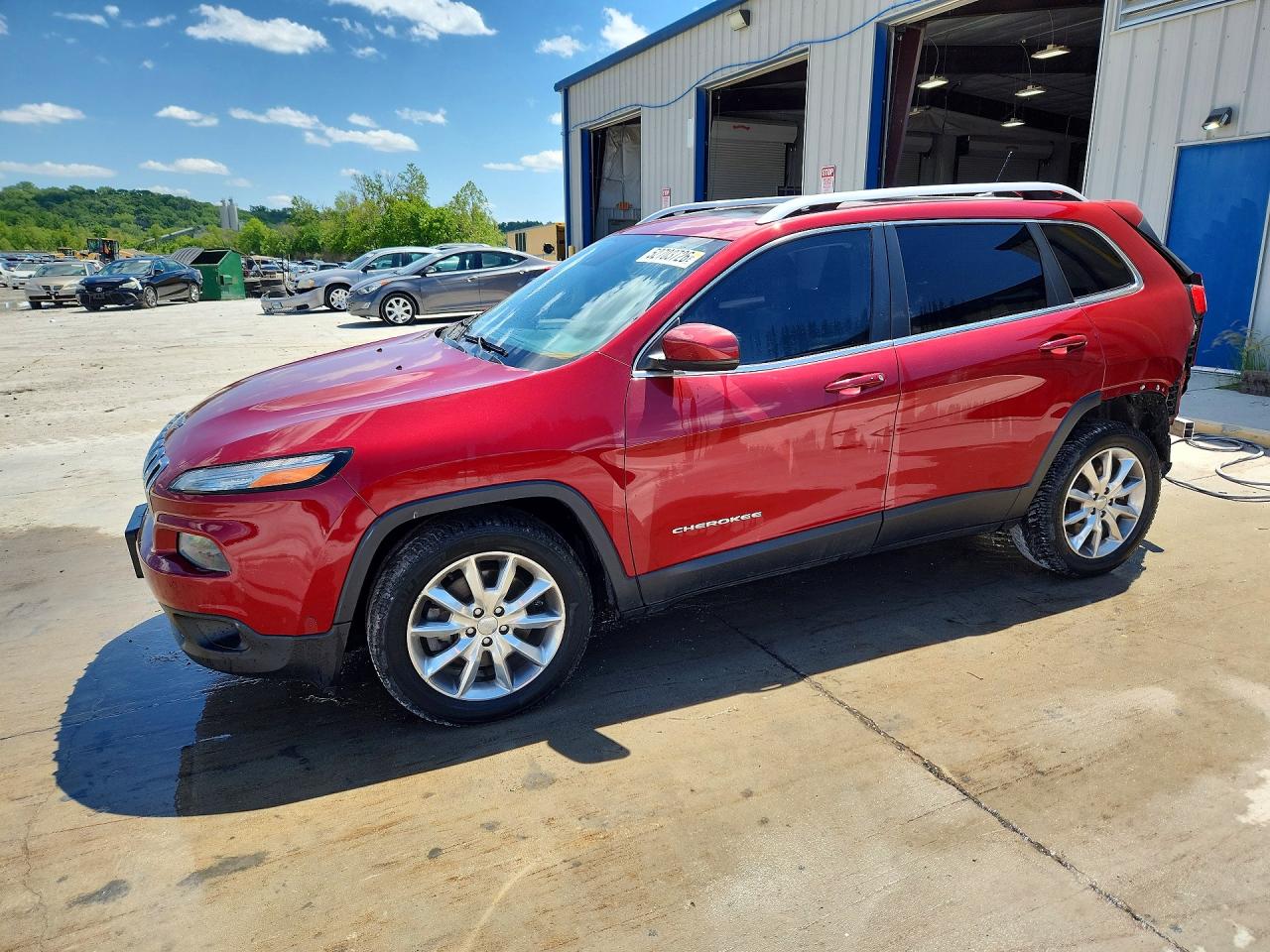 Salvage Jeep Cherokee Image
