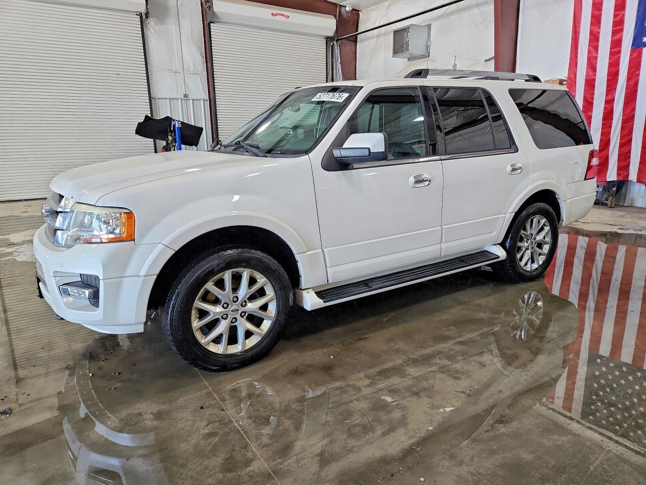 Salvage Ford Expedition Image