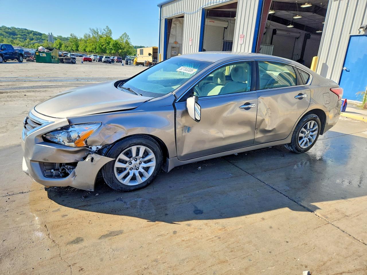 Salvage Nissan Altima Image