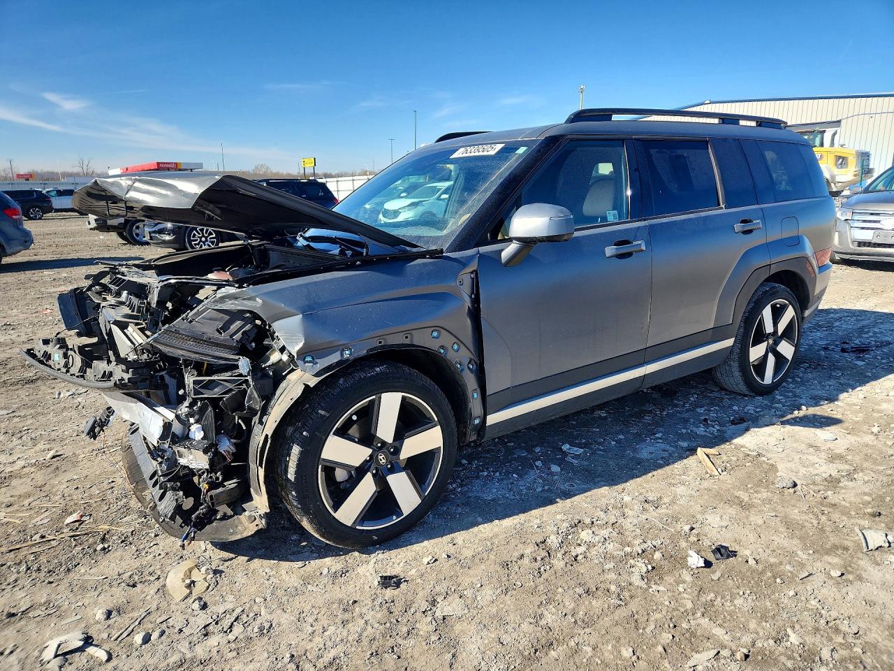 Salvage Hyundai SANTA FE Image