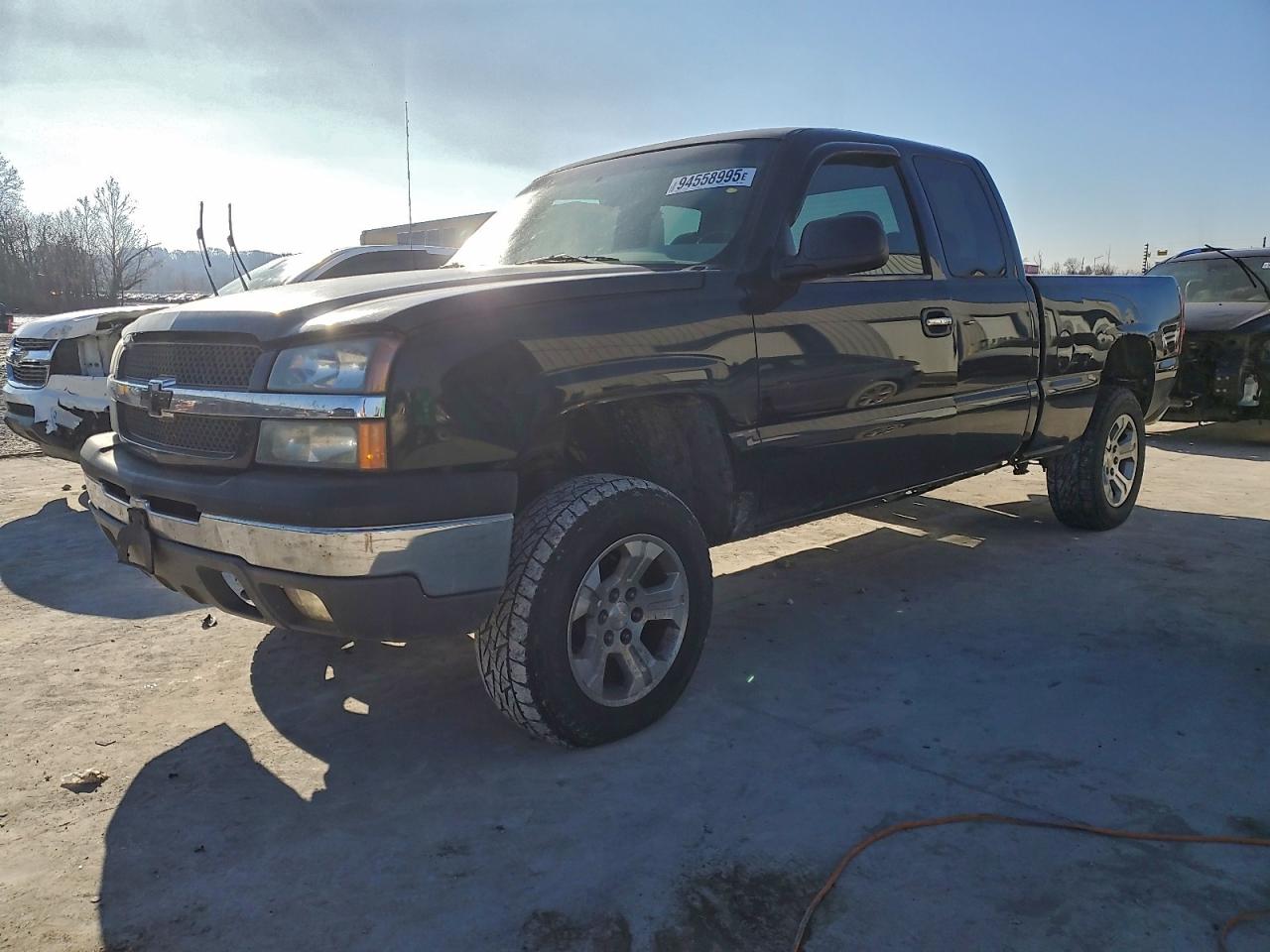Salvage Chevrolet Silverado Image