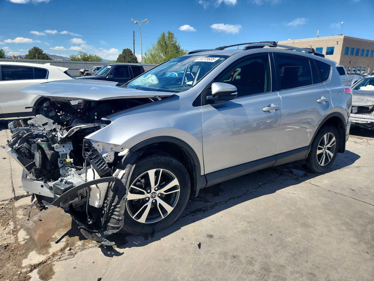 Salvage Toyota RAV4 Image