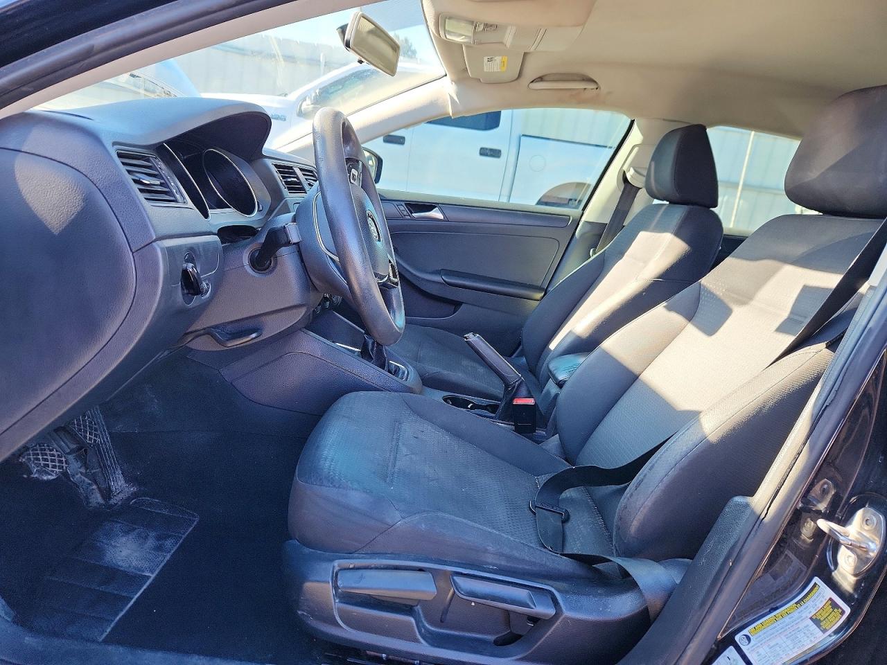 Volkswagen Jetta S