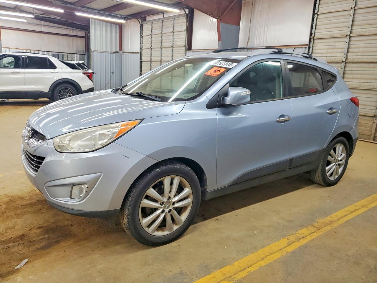 Salvage Hyundai TUCSON Image