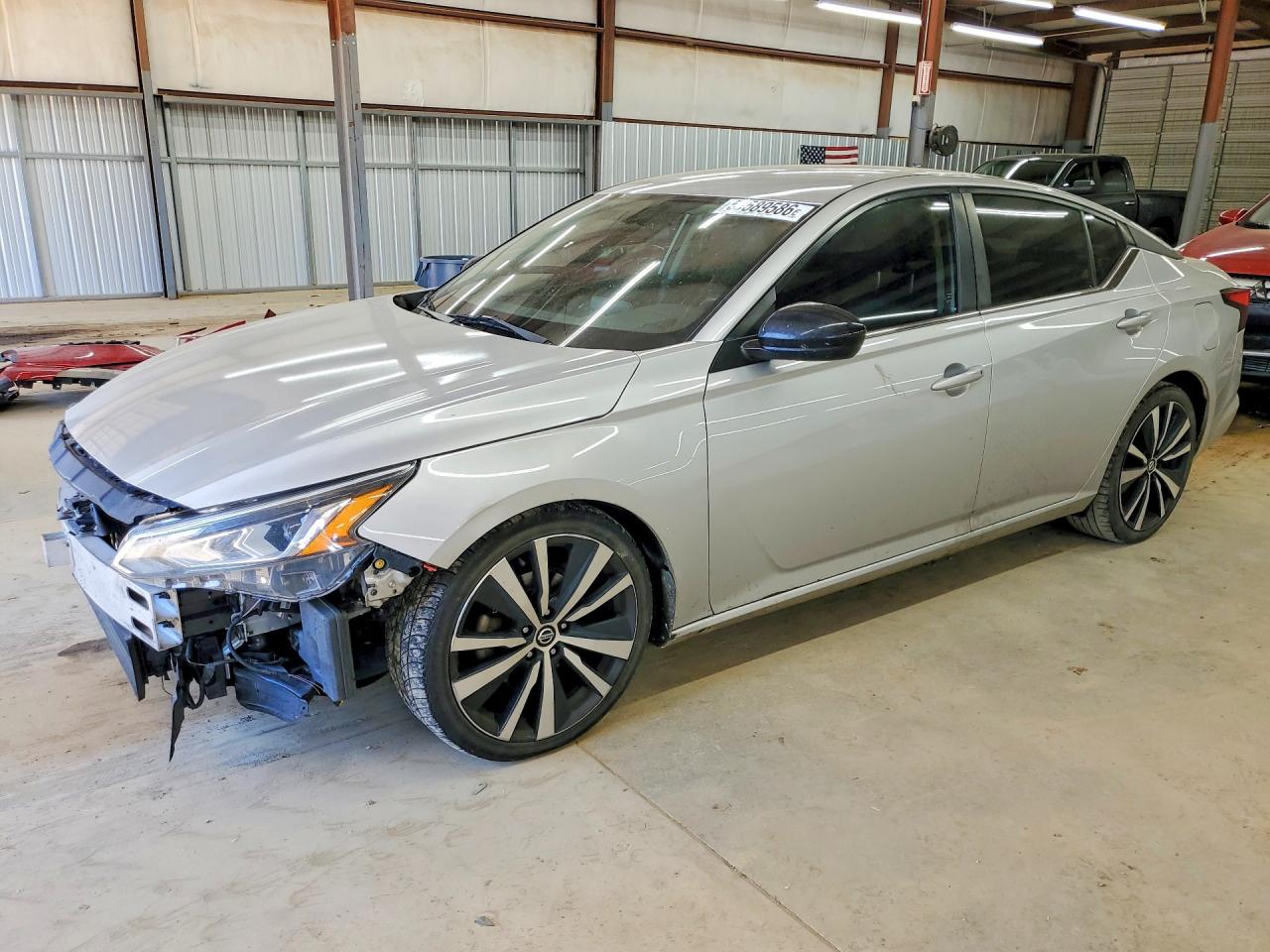 Salvage Nissan Altima Image