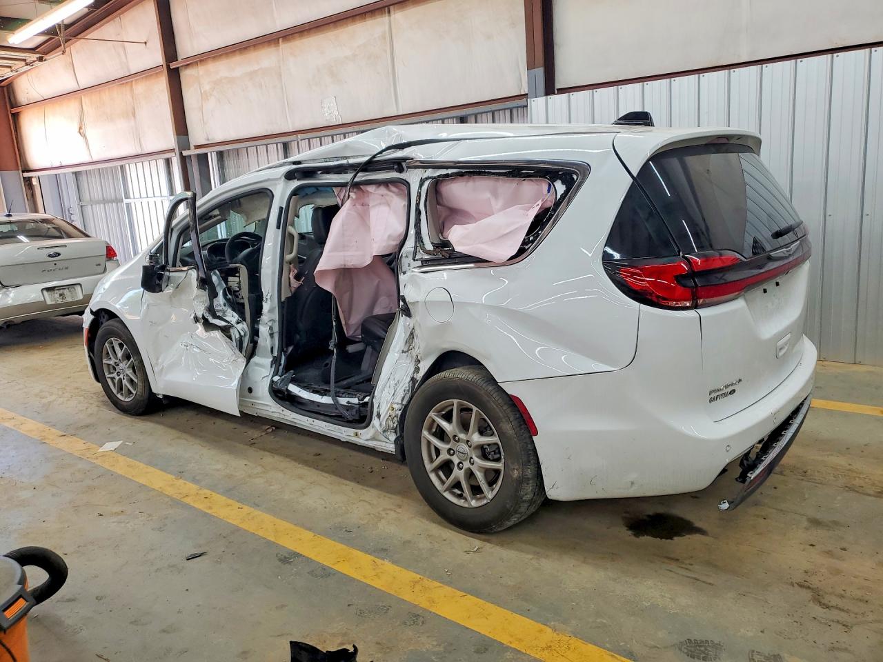 Chrysler Pacifica Touring L