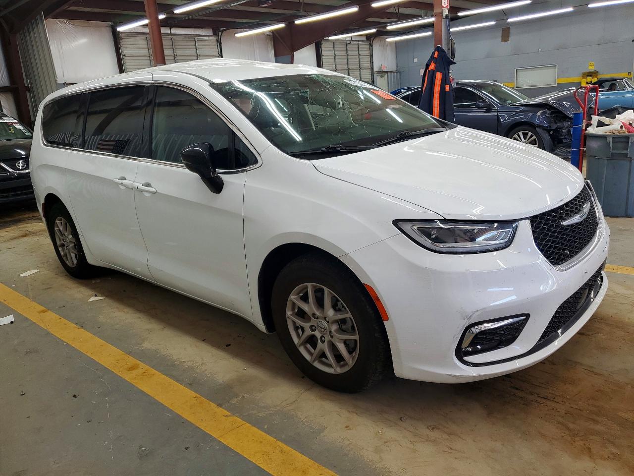 Chrysler Pacifica Touring L
