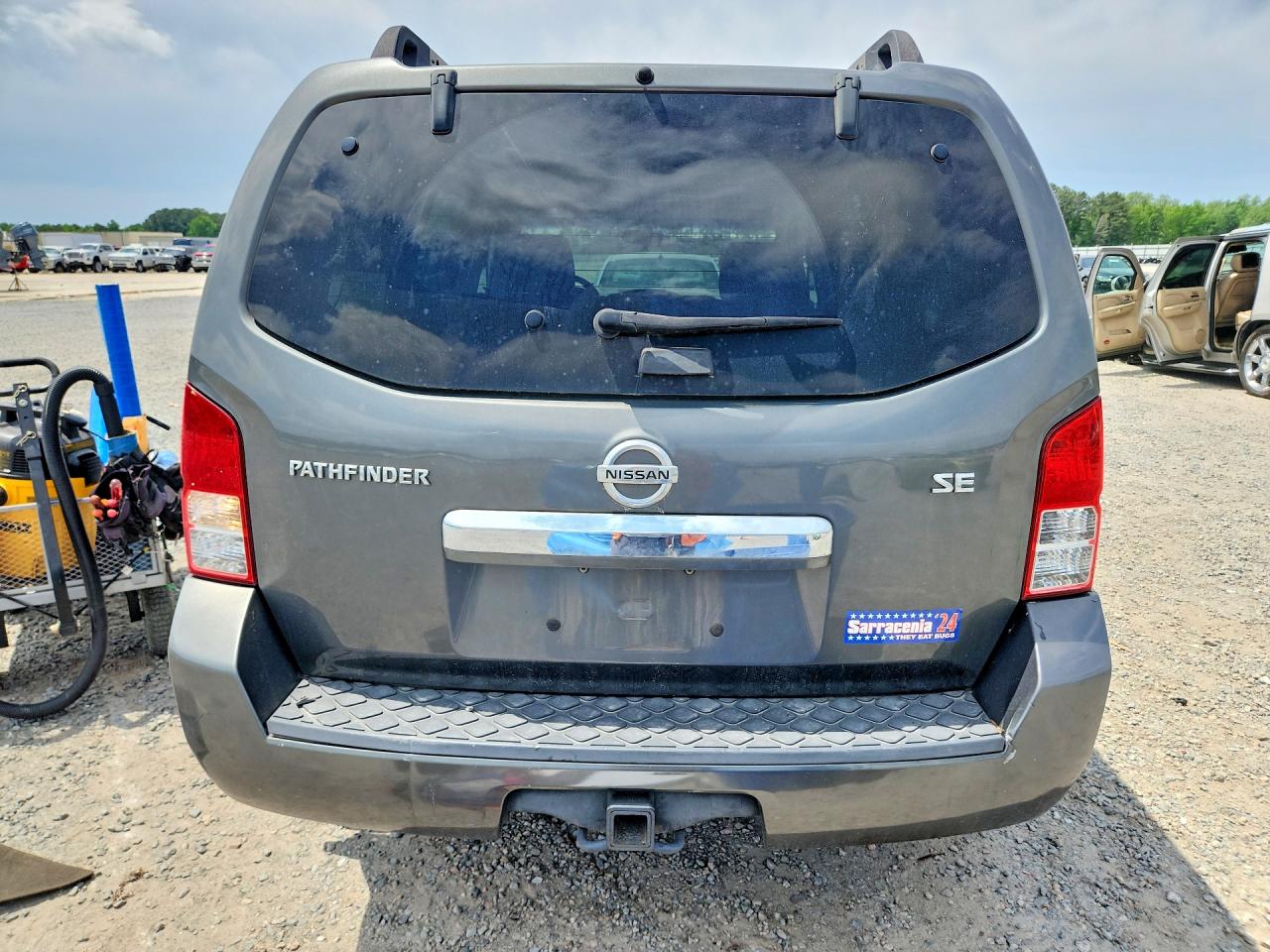 Nissan Pathfinder S