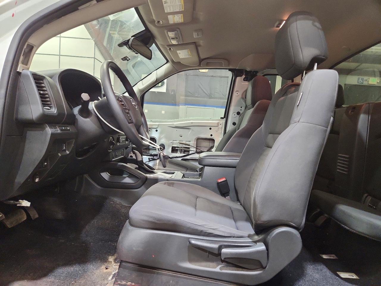 Nissan Frontier S