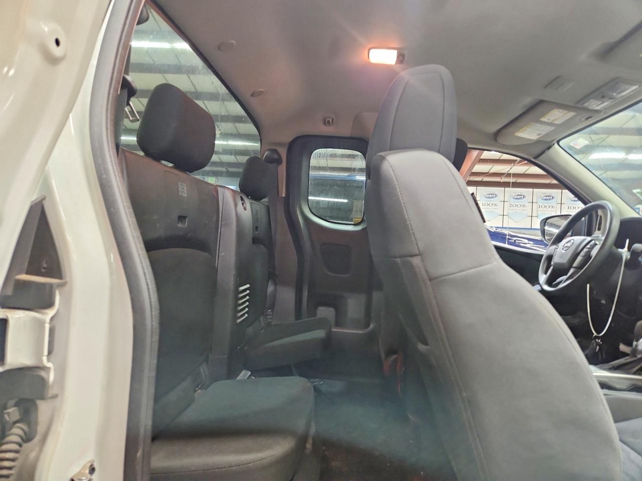 Nissan Frontier S