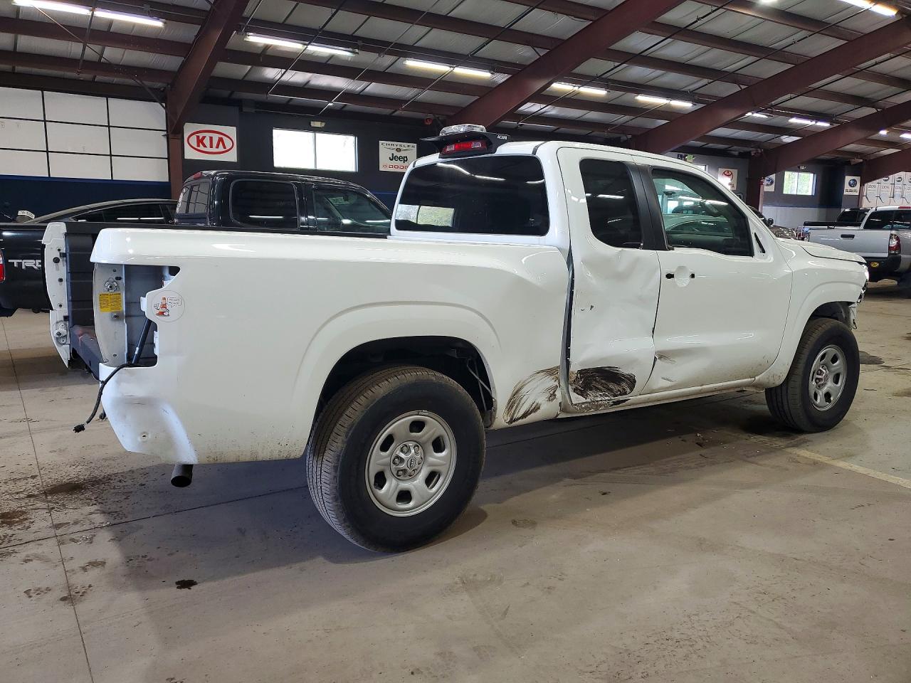 Nissan Frontier S