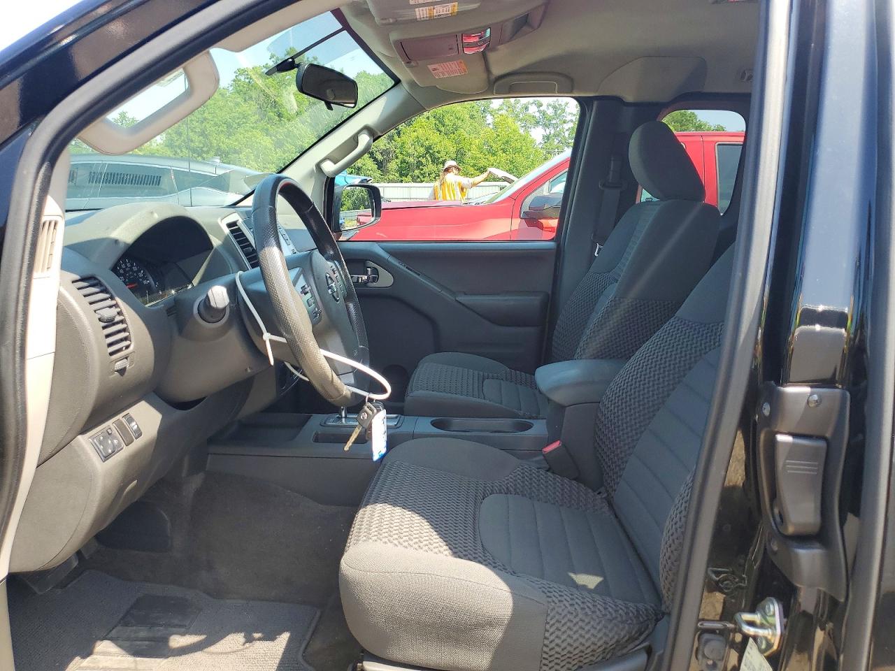 Nissan Frontier Sv