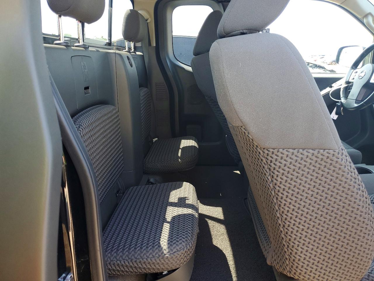 Nissan Frontier Sv
