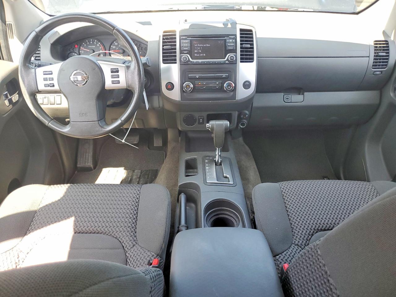 Nissan Frontier Sv