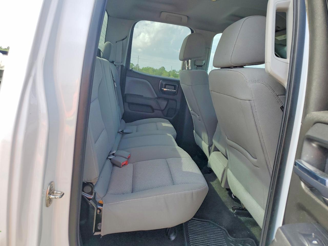 Chevrolet Silverado C1500 Custom