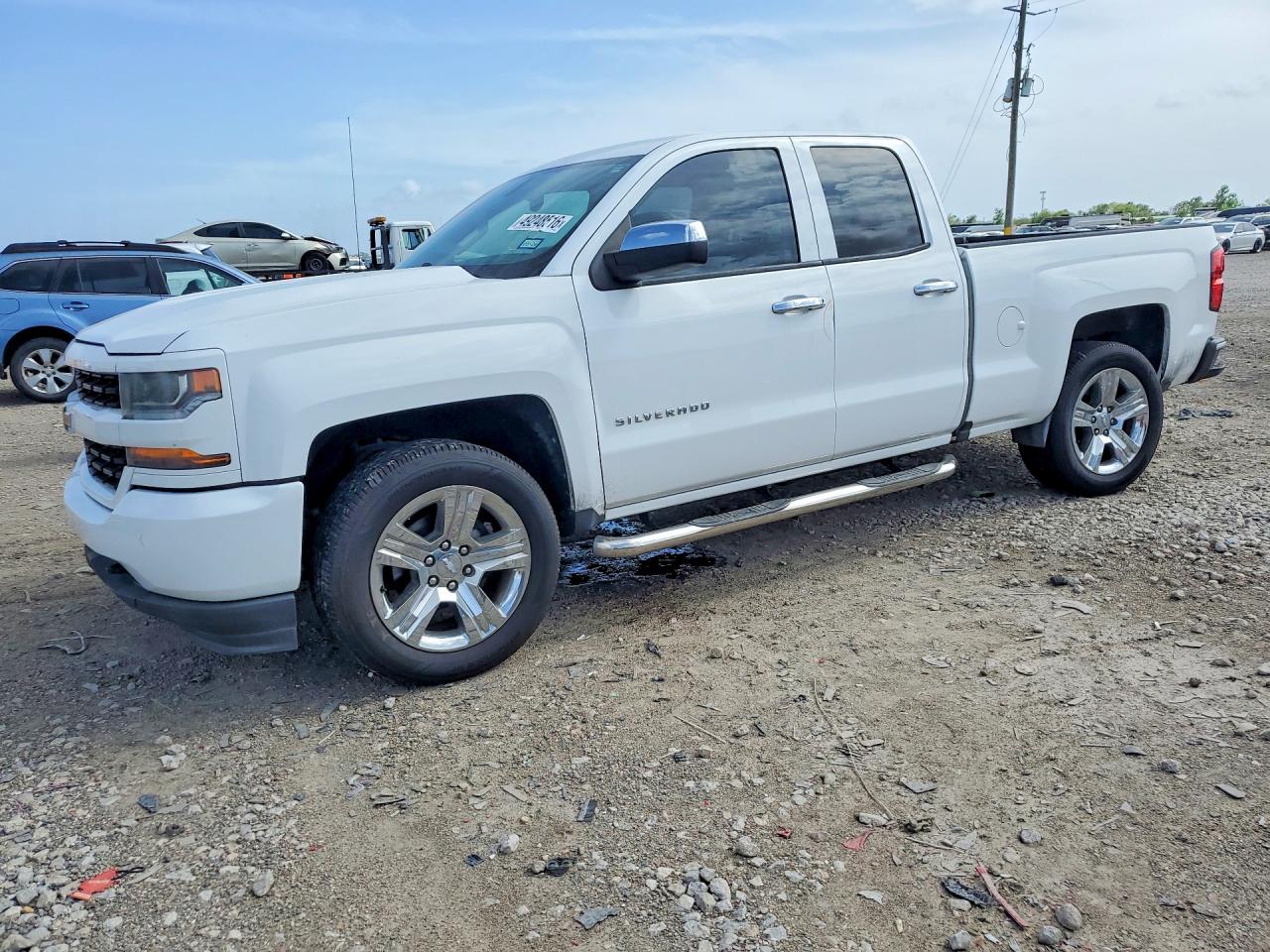 Salvage Chevrolet Silverado Image