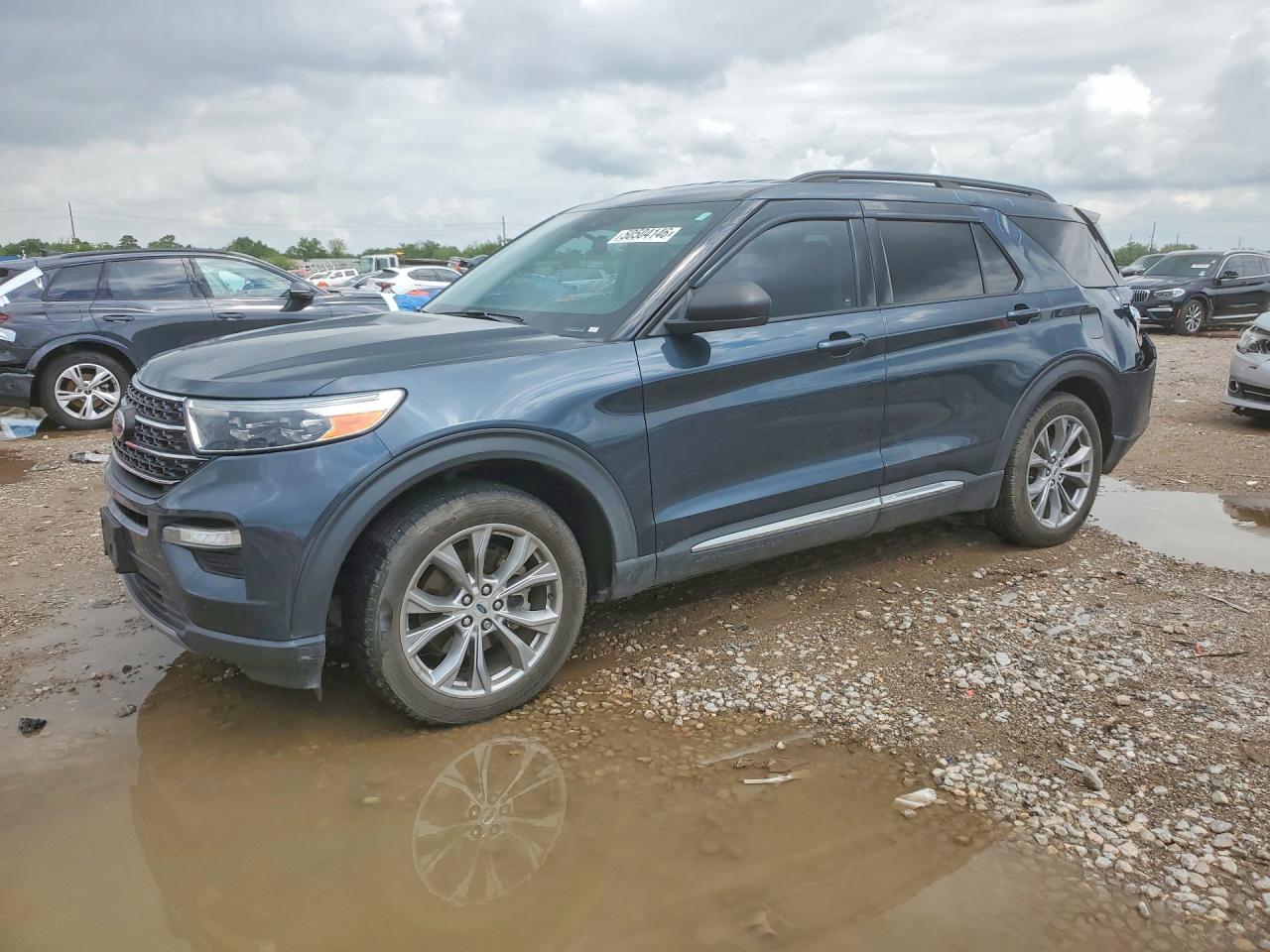 Salvage Ford Explorer Image