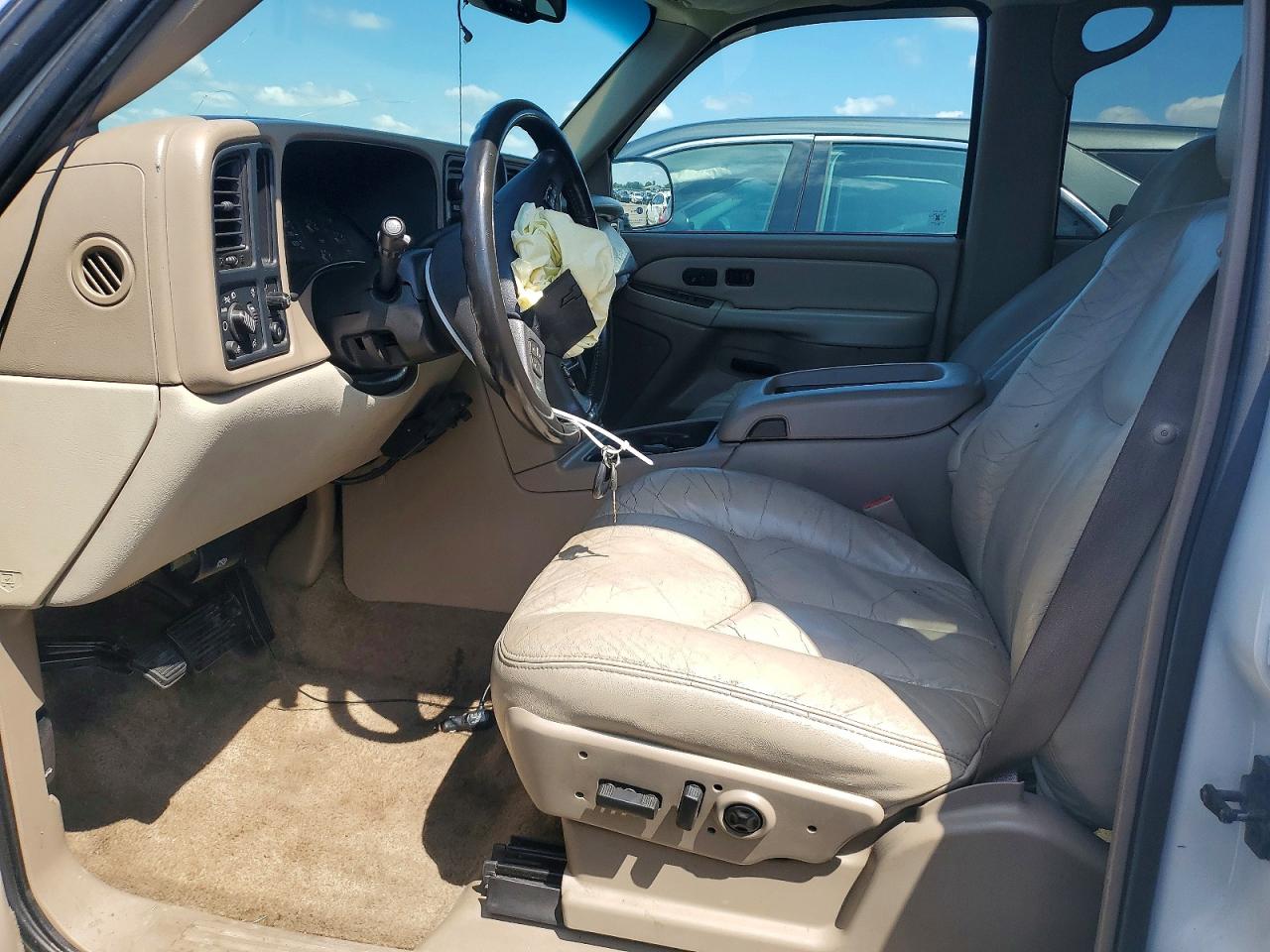 Chevrolet Suburban C2500