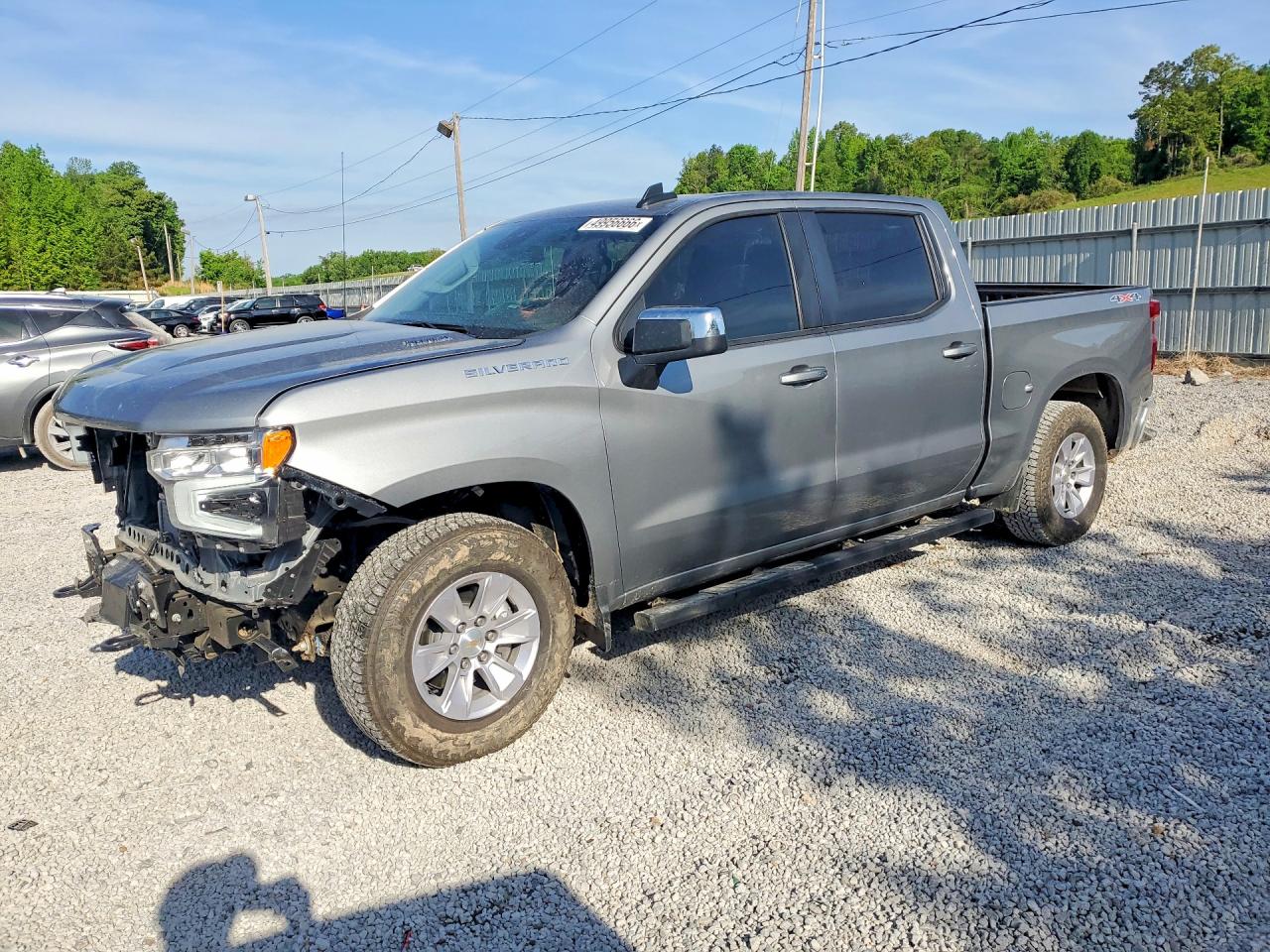 Salvage Chevrolet Silverado Image