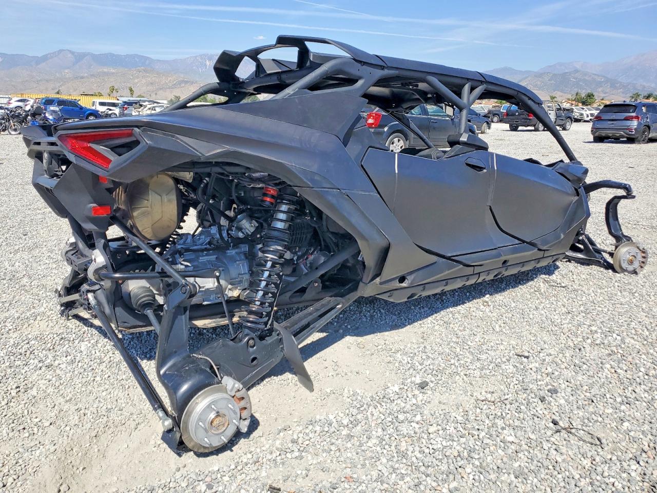 Can-Am Maverick R