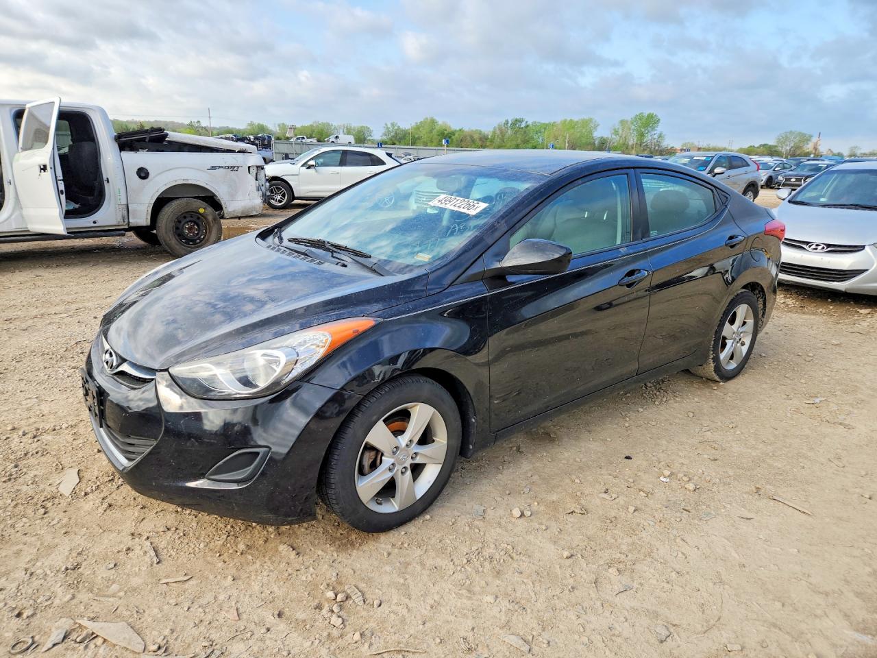 Salvage Hyundai ELANTRA Image