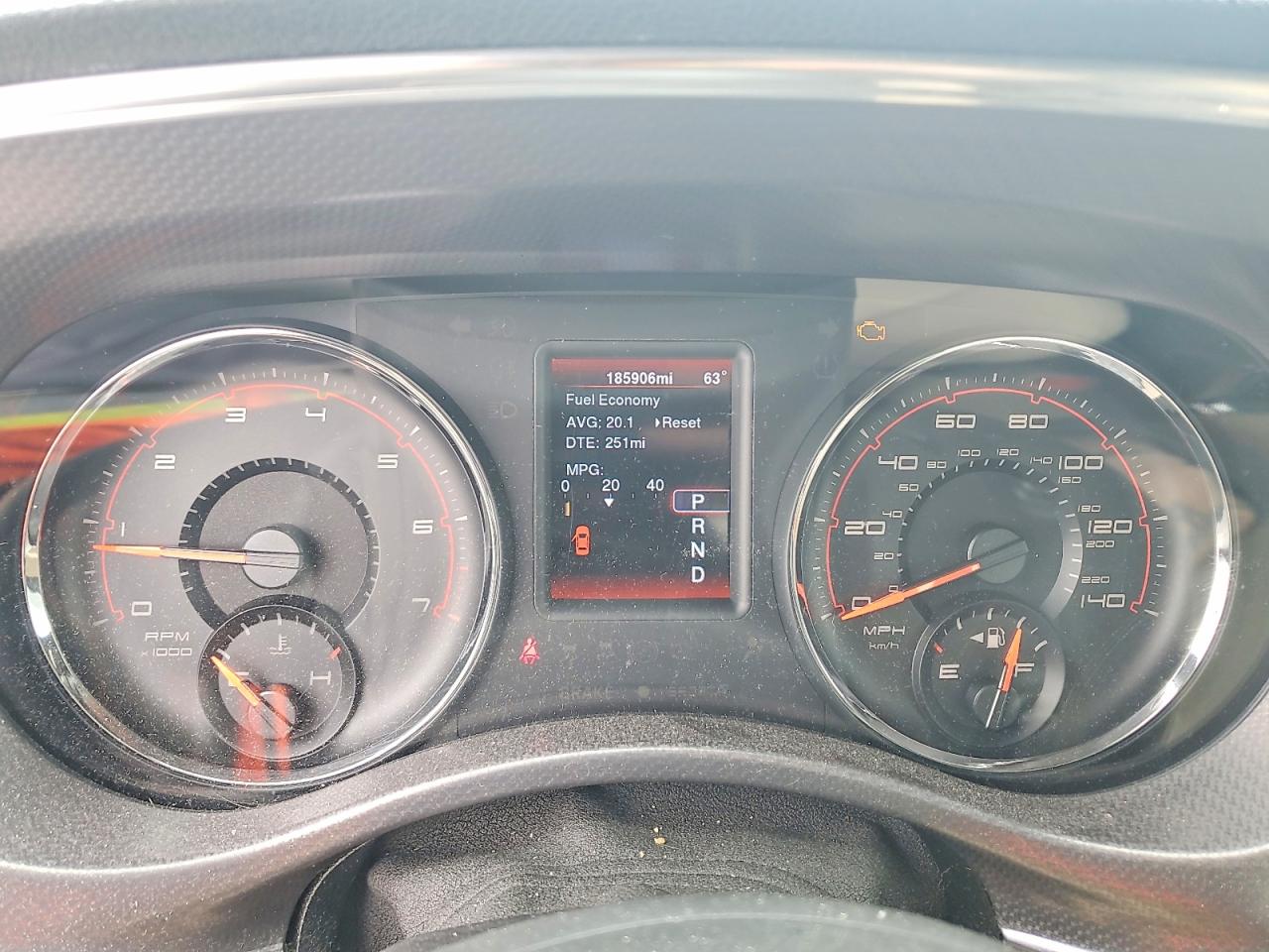 Dodge Charger Se