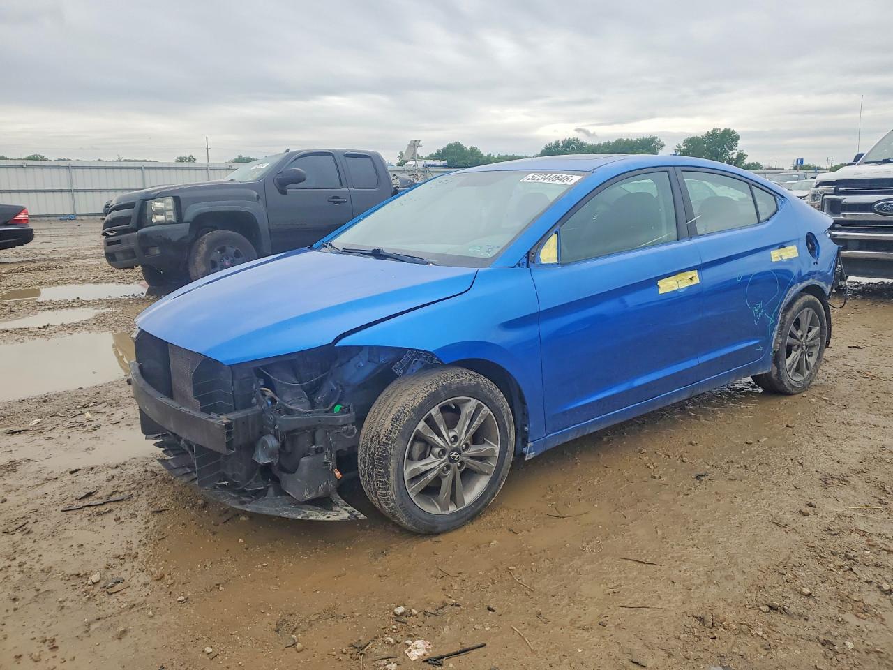 Salvage Hyundai ELANTRA Image
