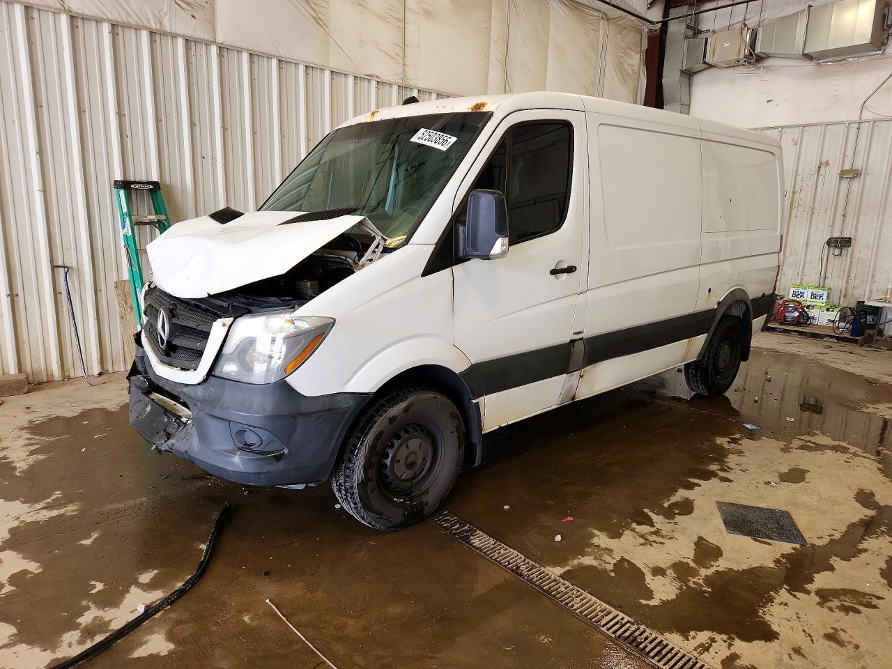 Salvage Mercedes-Benz Sprinter Image