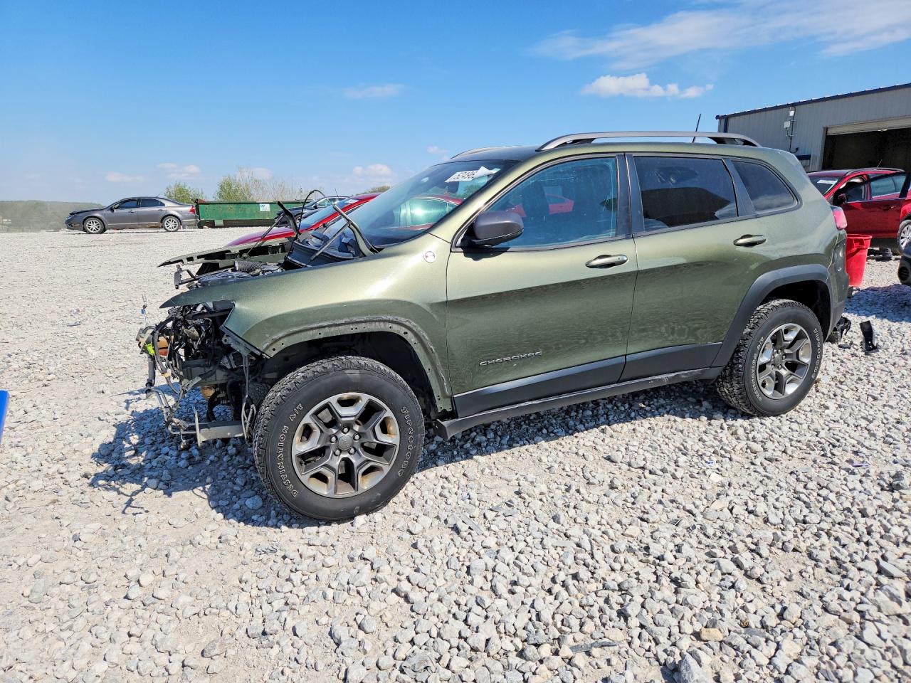 Salvage Jeep Cherokee Image
