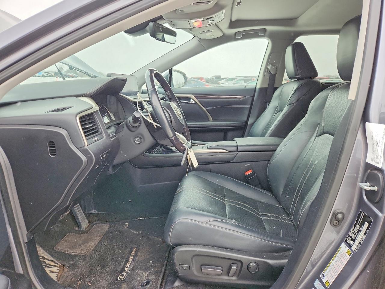 Lexus RX Base
