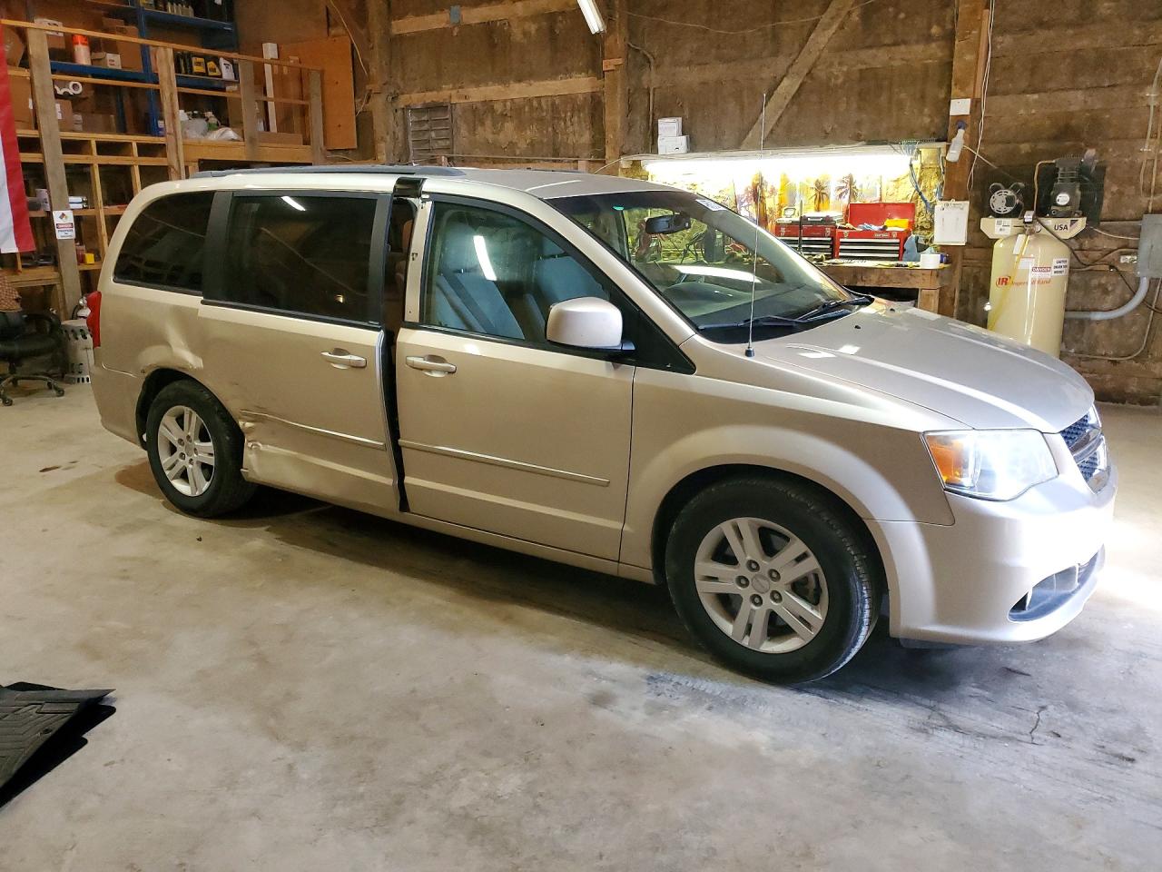 Dodge Caravan Sxt