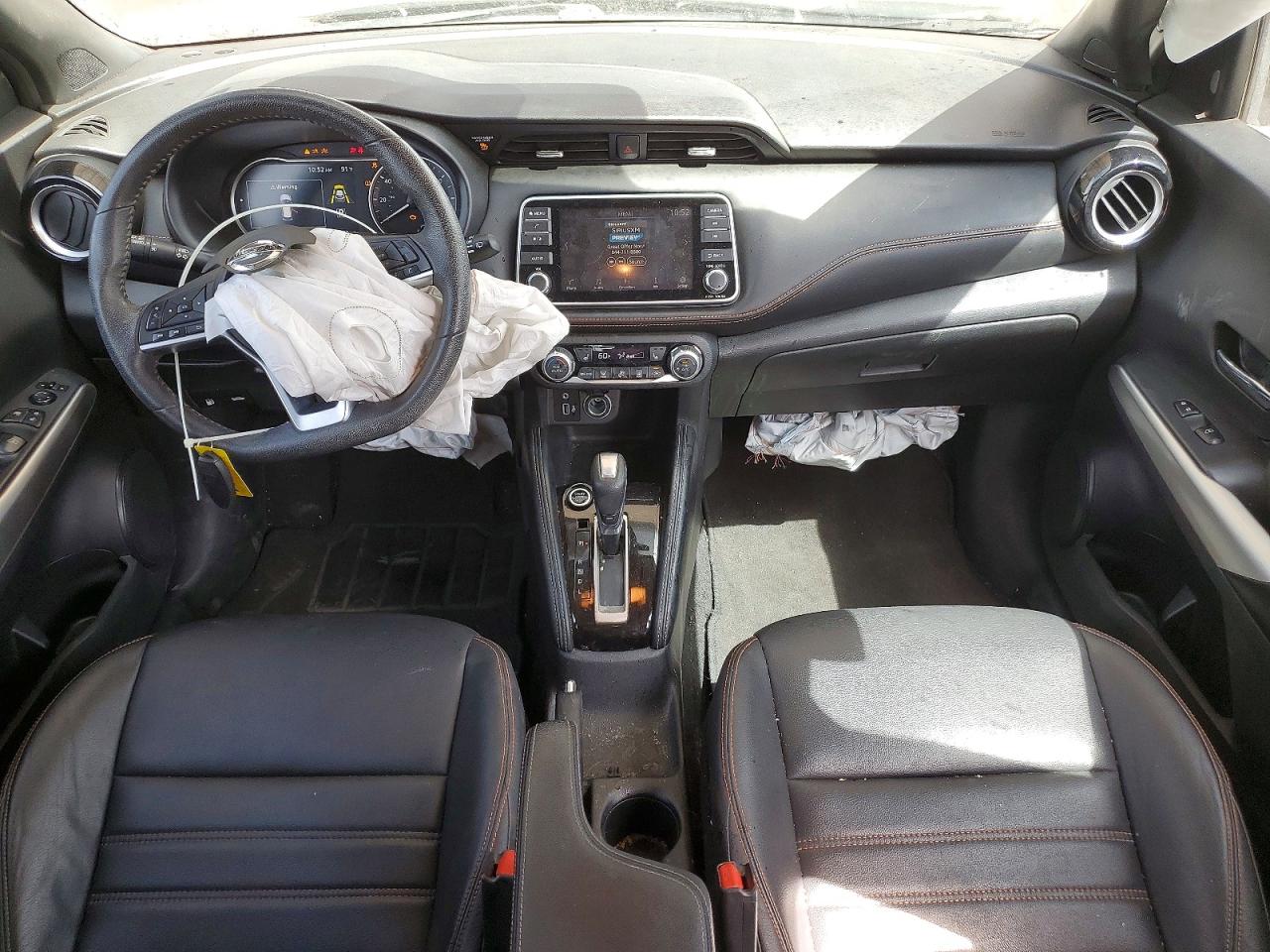 Nissan Kicks Sr