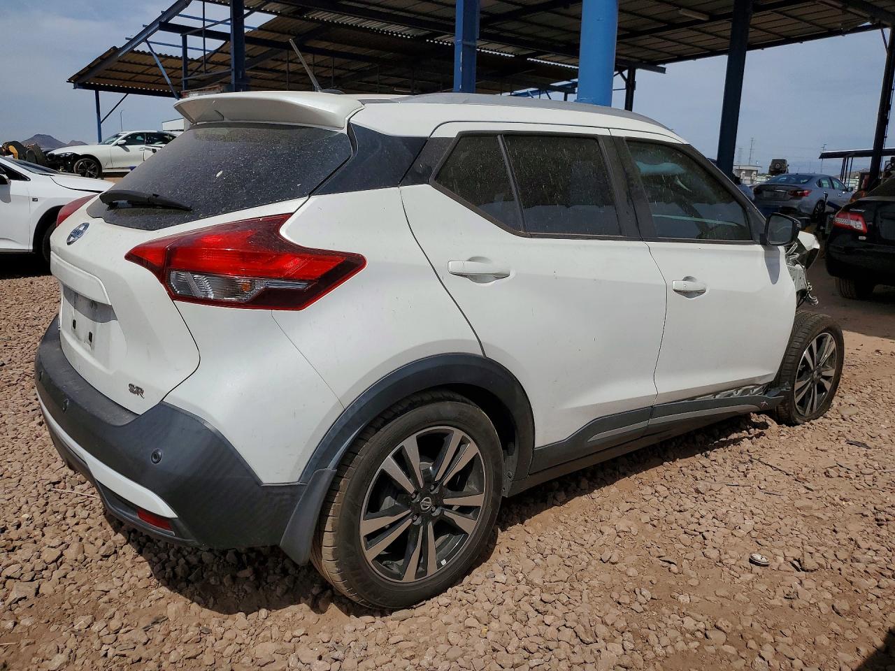 Nissan Kicks Sr