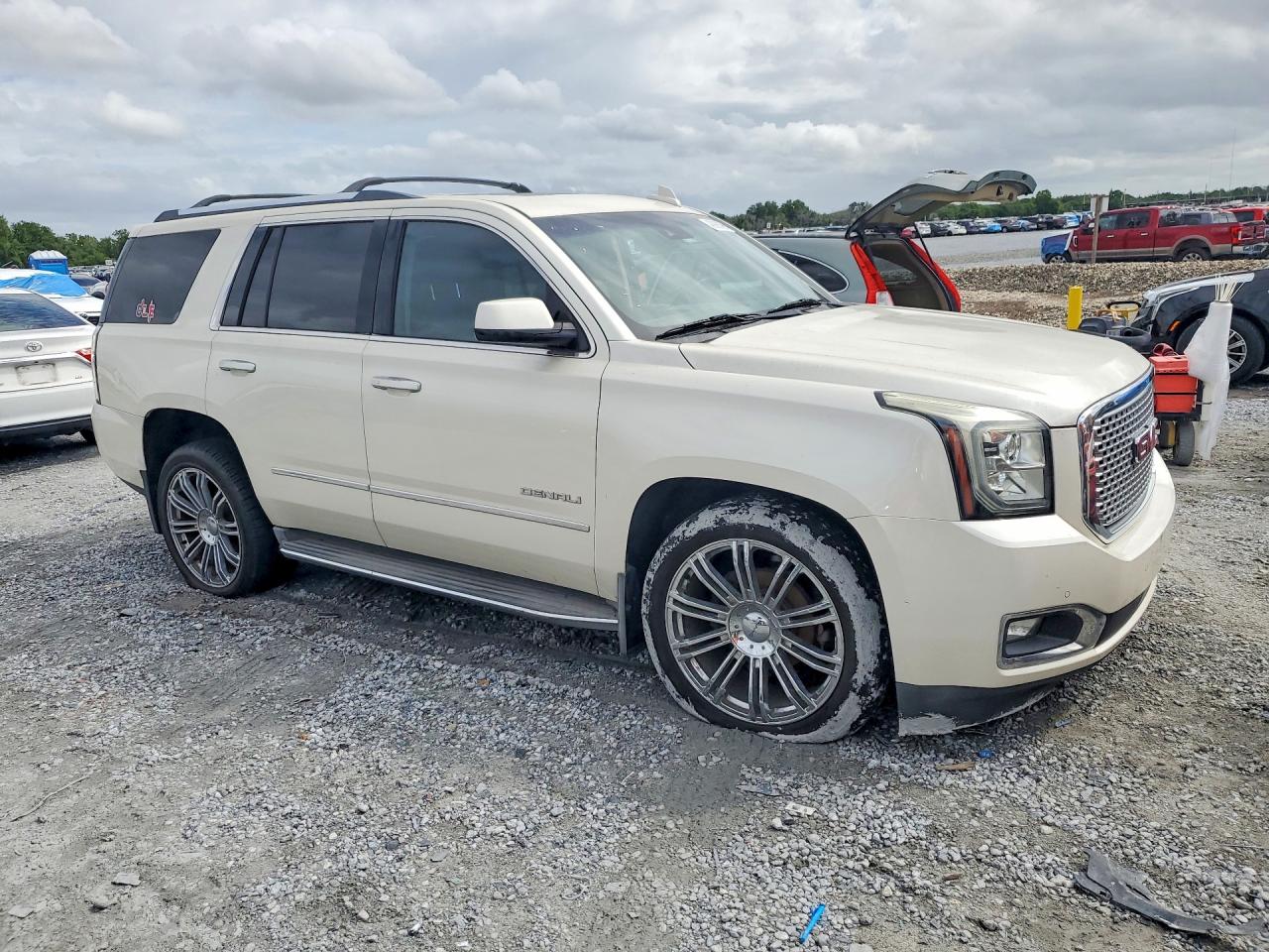 GMC Yukon Denali