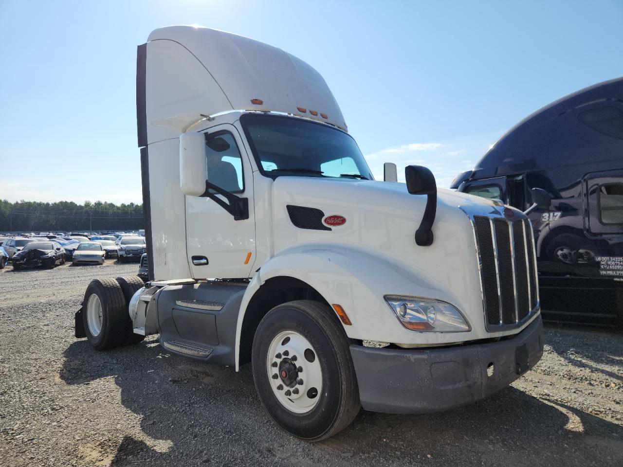 Peterbilt Tractor 579