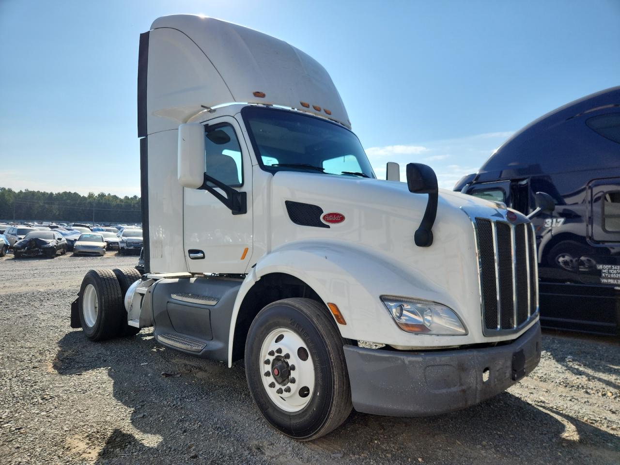 Salvage Peterbilt Tractor 579 Image