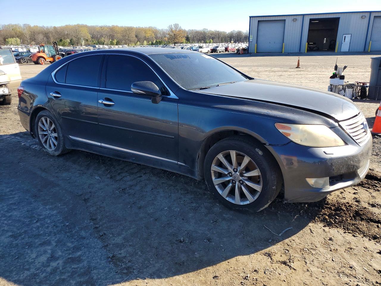 Lexus LS Base