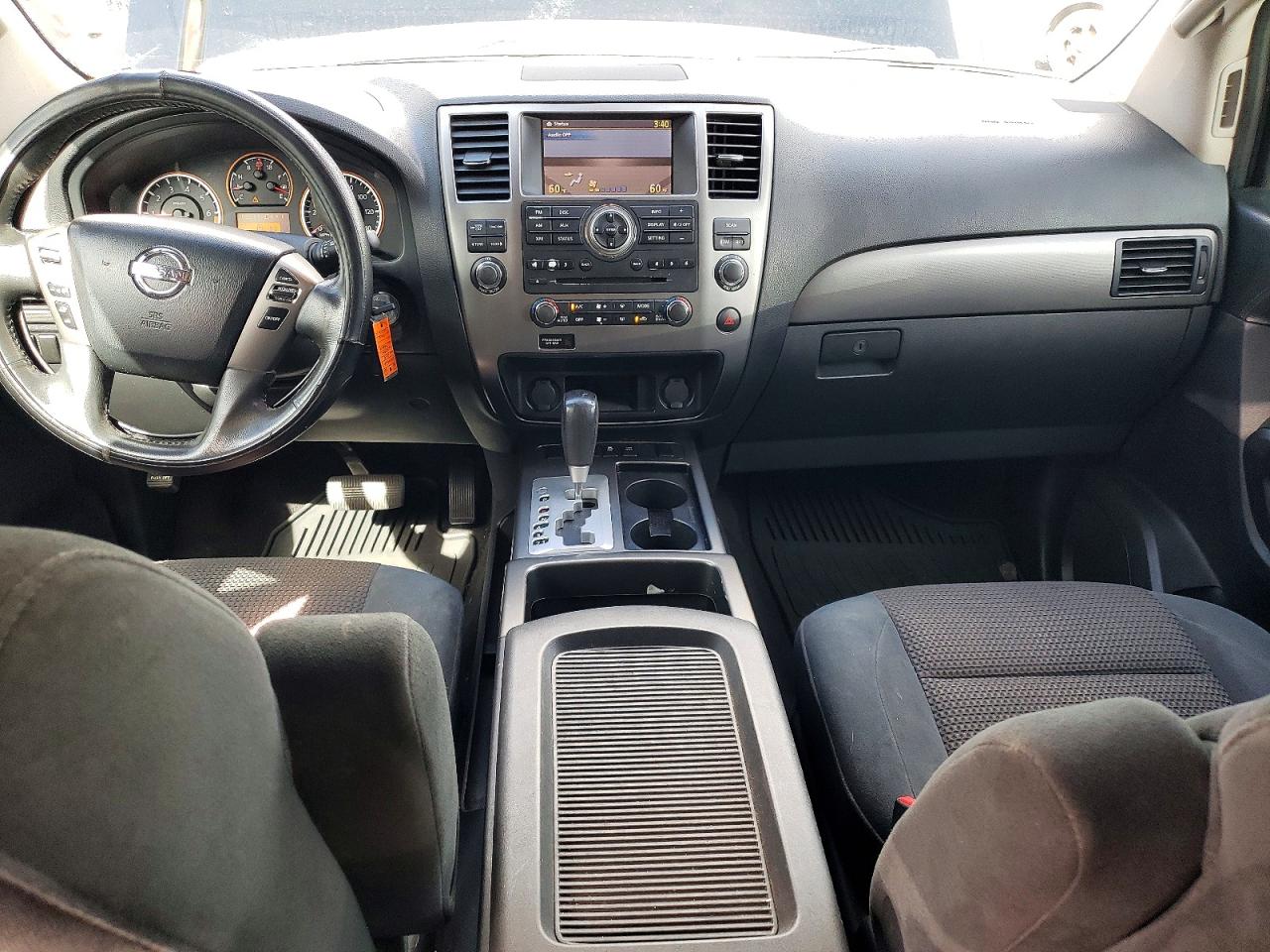 Nissan Armada Sv