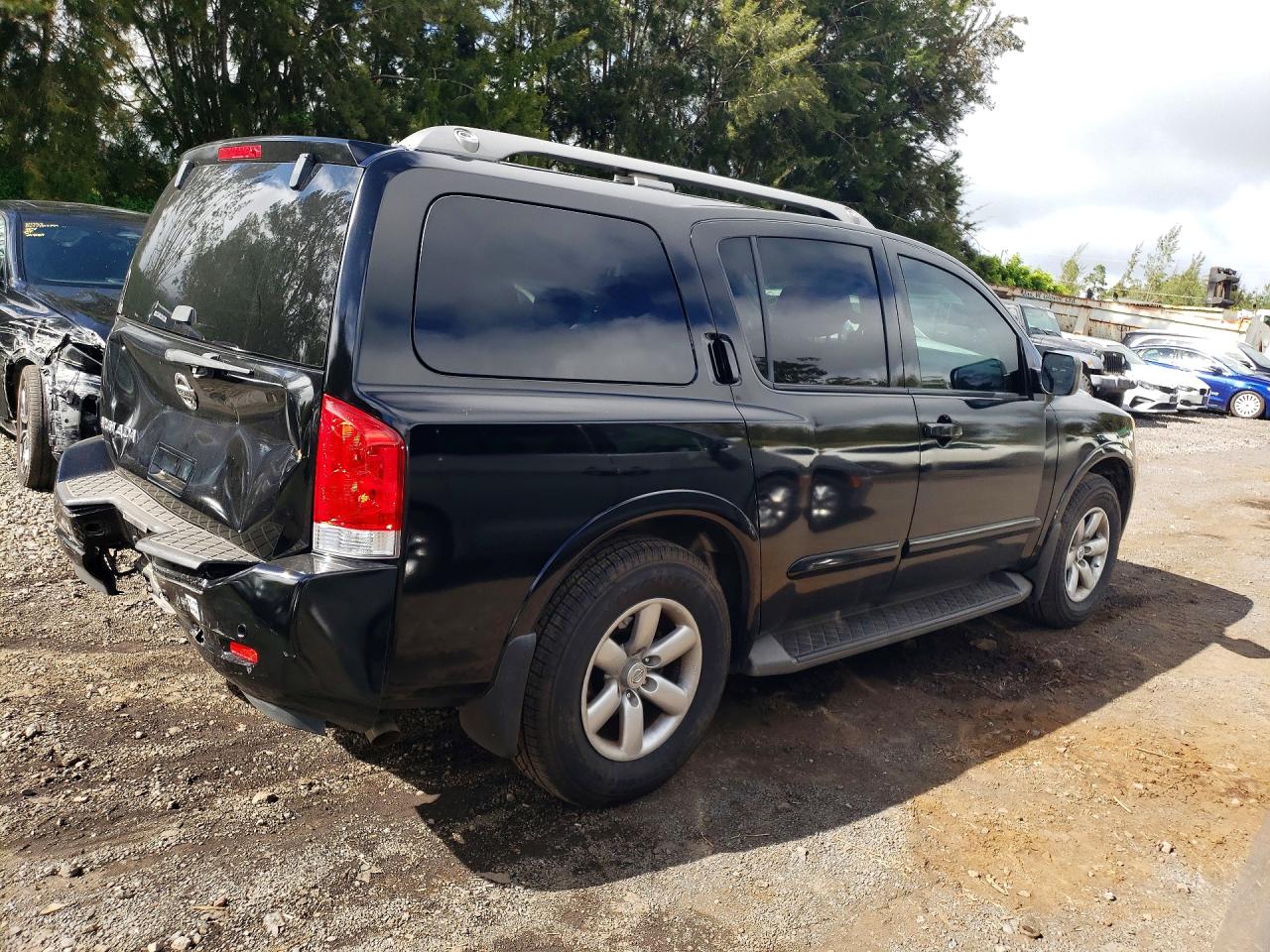 Nissan Armada Sv
