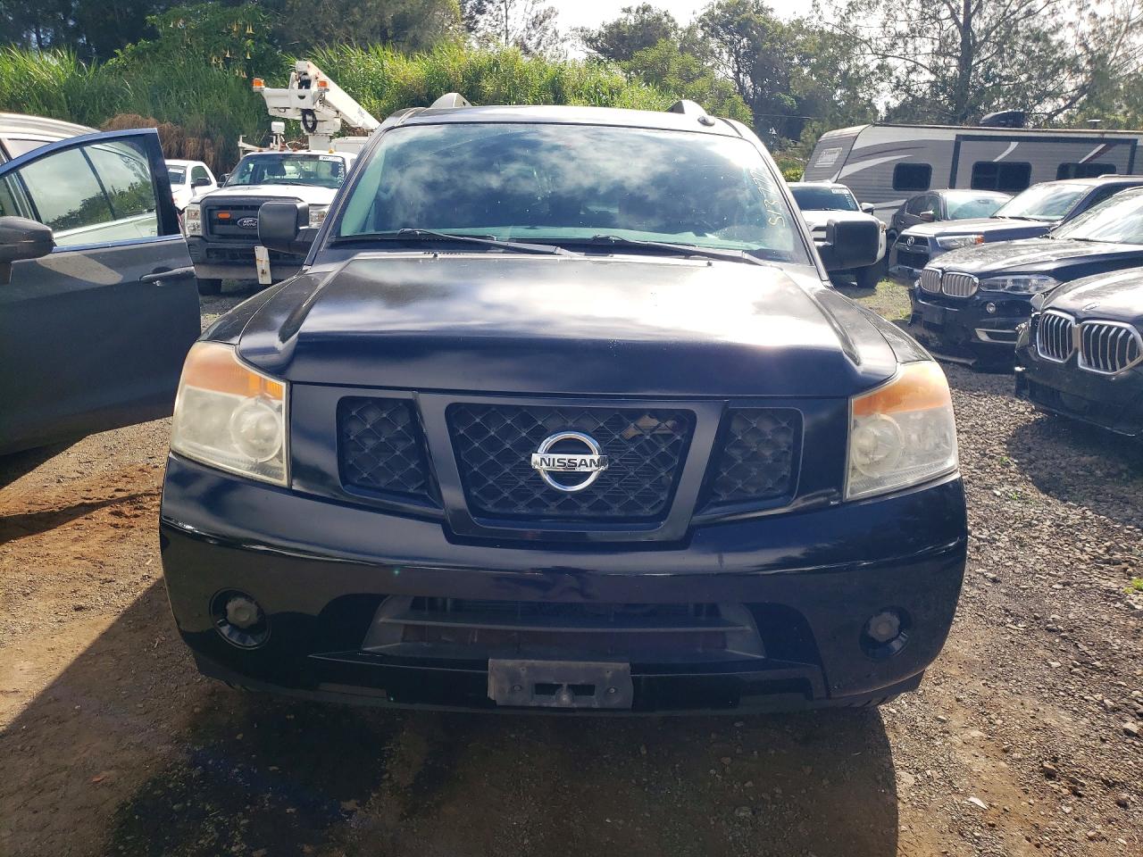 Nissan Armada Sv