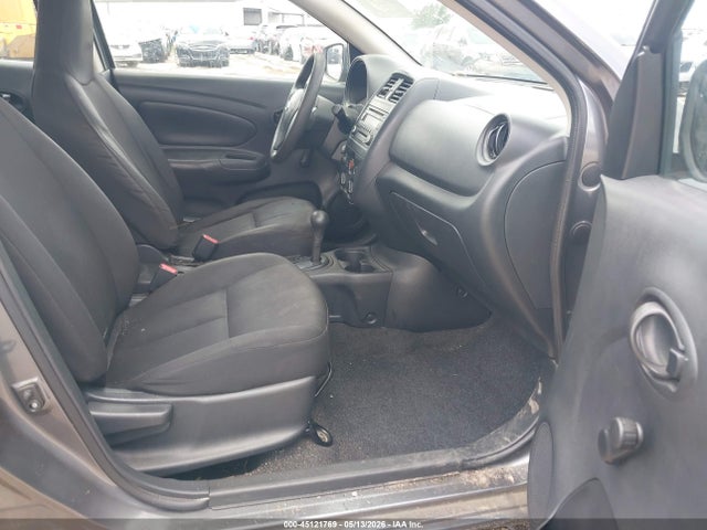 Nissan Versa 1.6 S