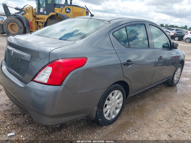 Nissan Versa 1.6 S
